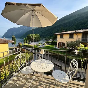 Alex's House Apartment Riva di Solto